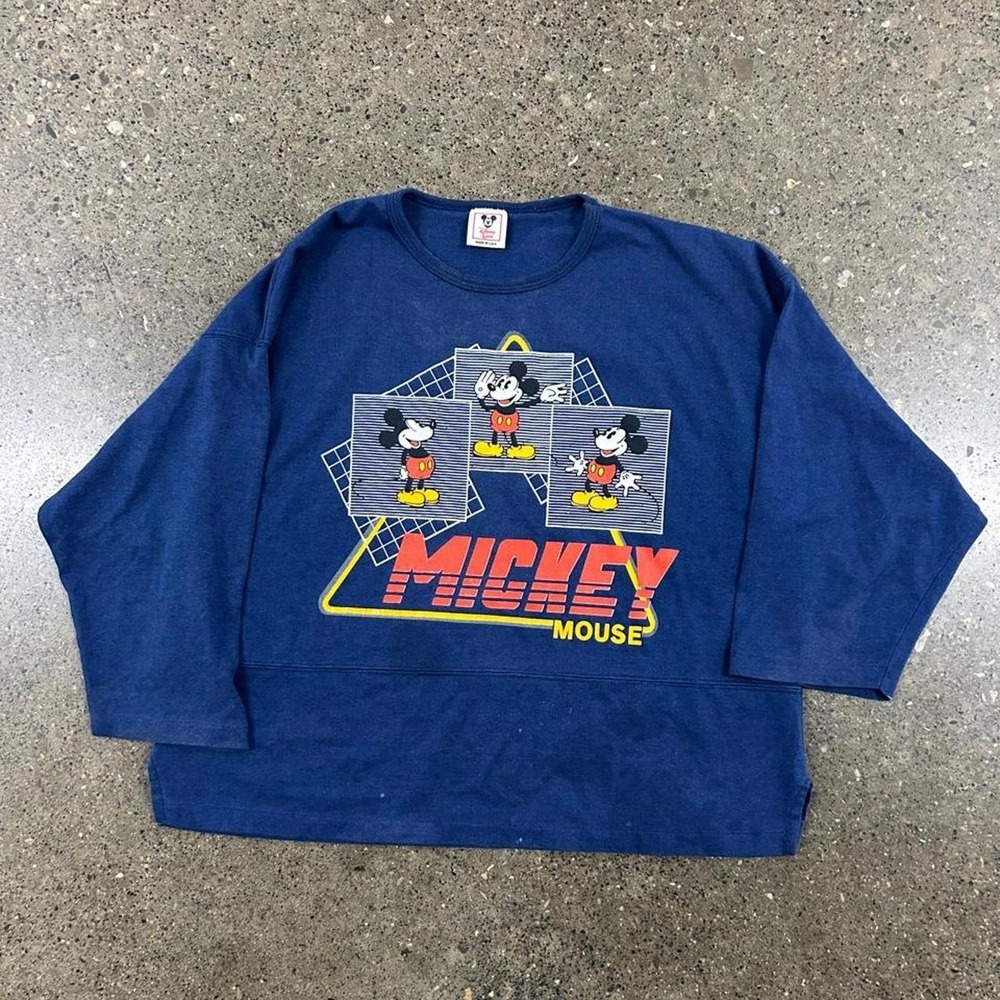 Vintage 80s Women's Disney Mickey Mouse Long Sleeve Sweatshirt Made USA (Large)